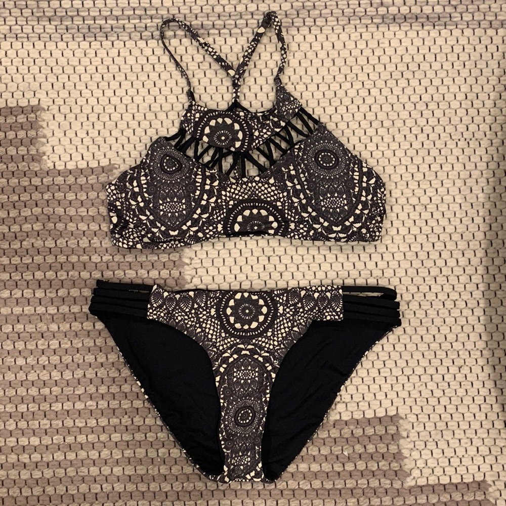 Cute Bikini - image 1